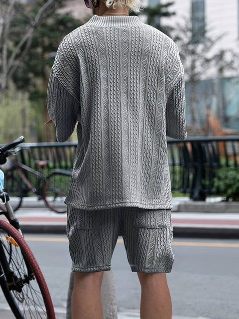 Strickoberteil mit V-Ausschnitt und passender Shorts - Johann